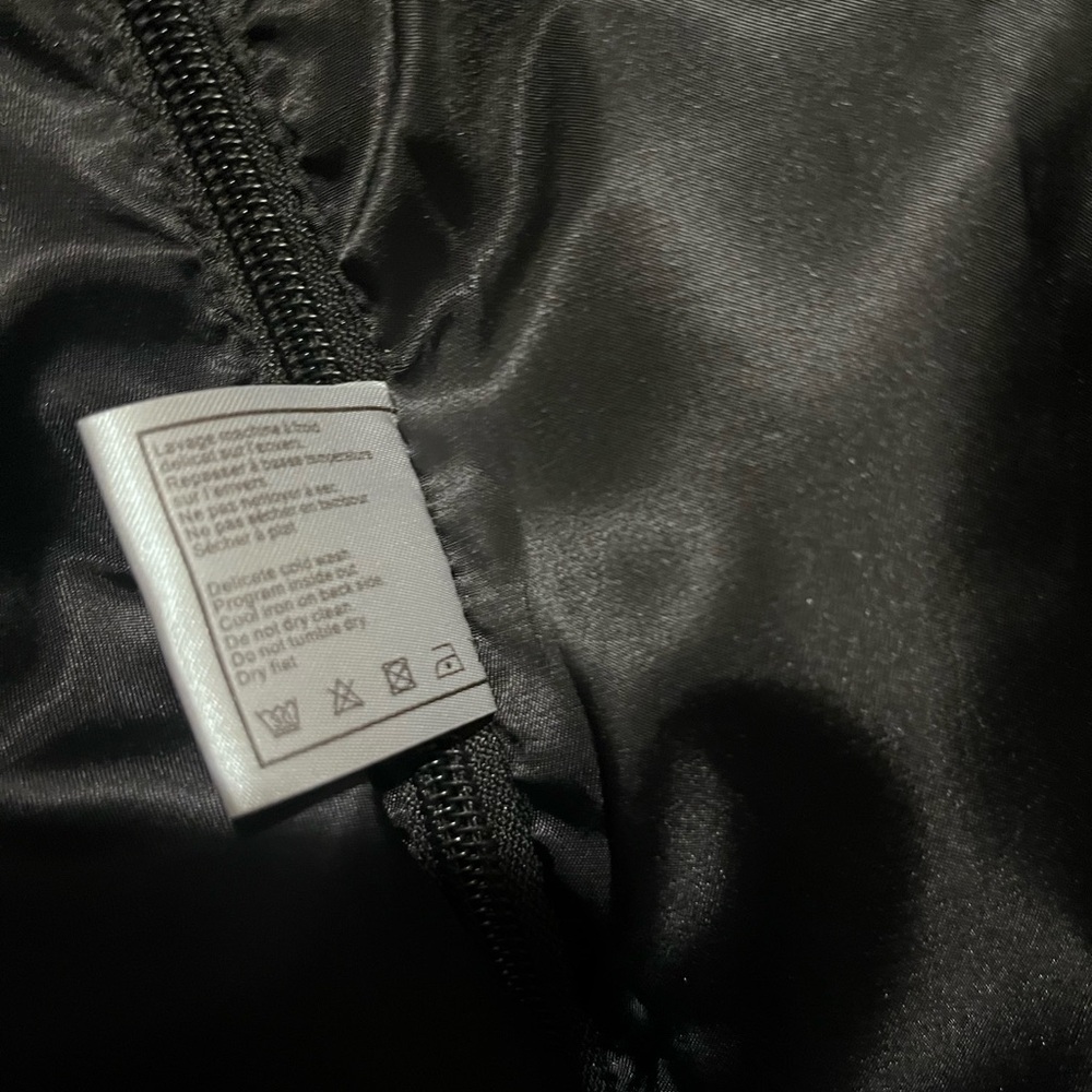 Chanel Women's Black Jacket Oversized - Picture 9 of 16
